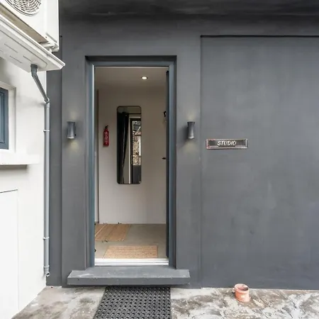 Tsarevets Big Group N7even Free Str. Parking Apartman